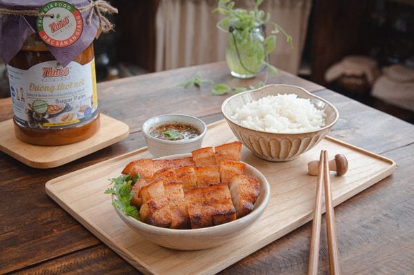 Thịt kho đường thốt nốt