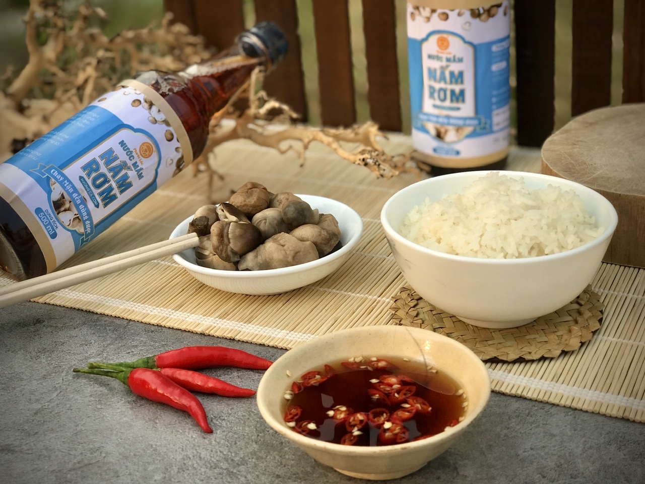 Ăn liên tục không ngừng nghỉ