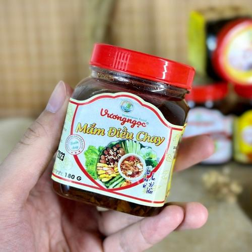 Khám Phá Hành Trình Từ Quả Điều Bị Bỏ Đến Mắm Điều Chay Tuyệt Vời