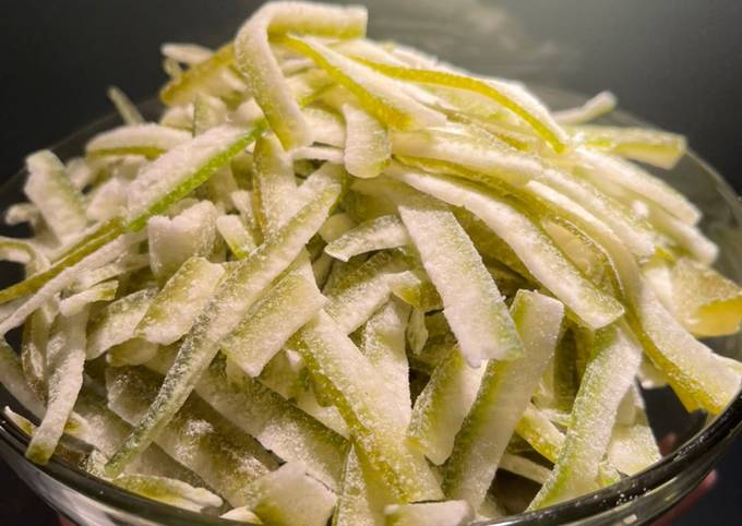 Mứt vỏ bưởi truyền thống là gì?