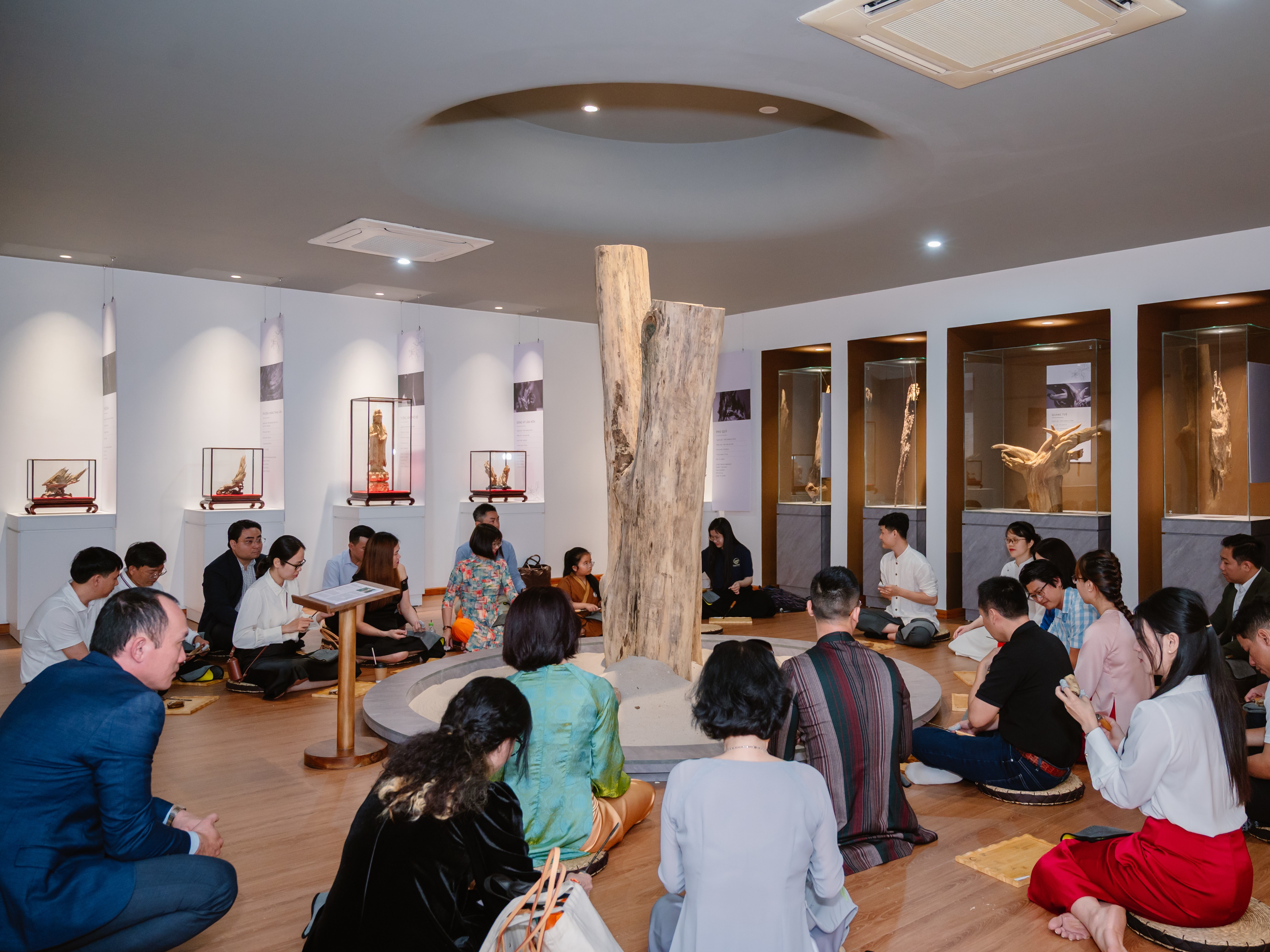 Vai trò tham dự của Hiền Nhân Group