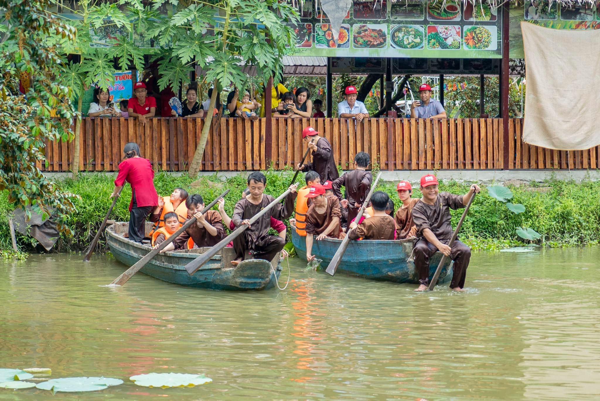 Đua Ghe Cướp Cờ