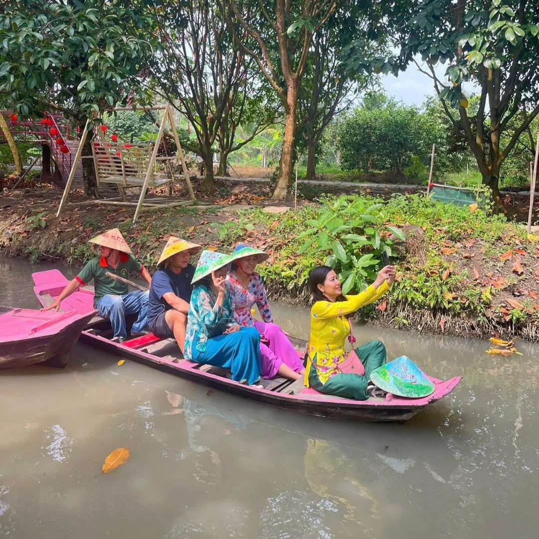 Hòa Mình Cùng Chèo Xuồng Ba Lá Miền Tây Tại Khu Du Lịch Tuấn Tường