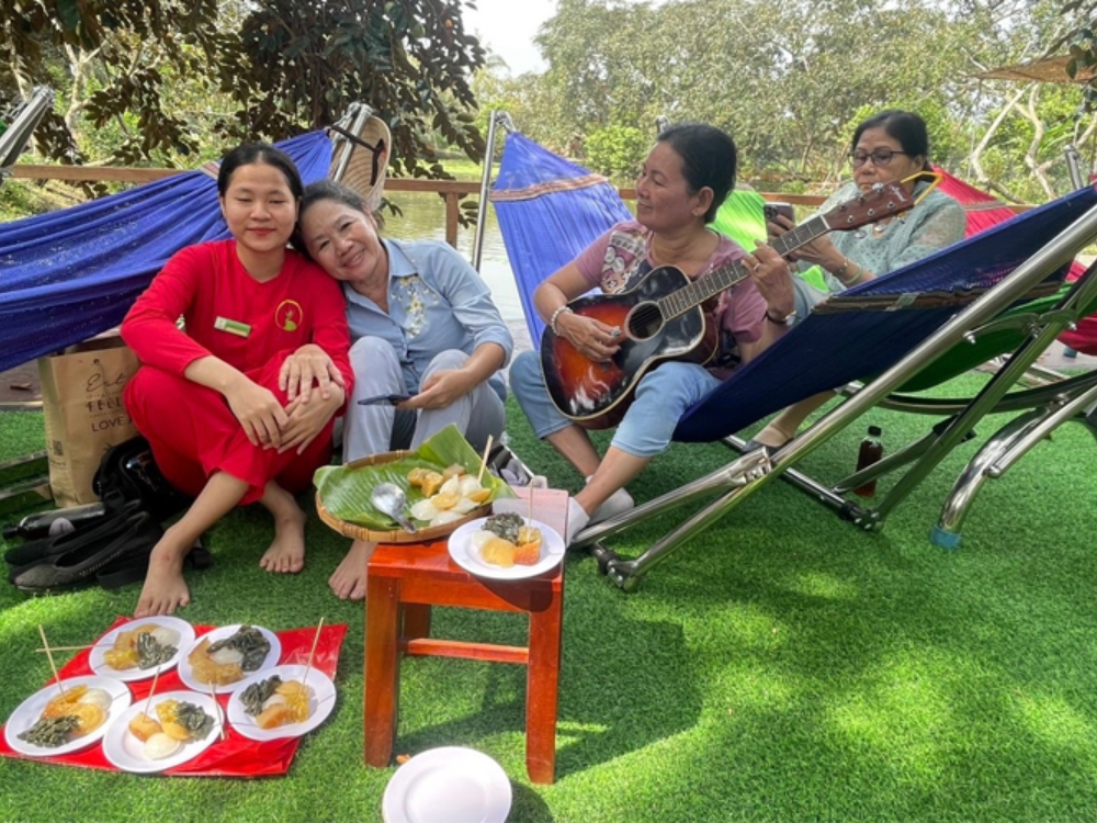 Giao lưu văn nghệ – Đờn ca tài tử giữa thiên nhiên