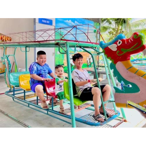 Khu vui chơi và nhà banh sắc màu