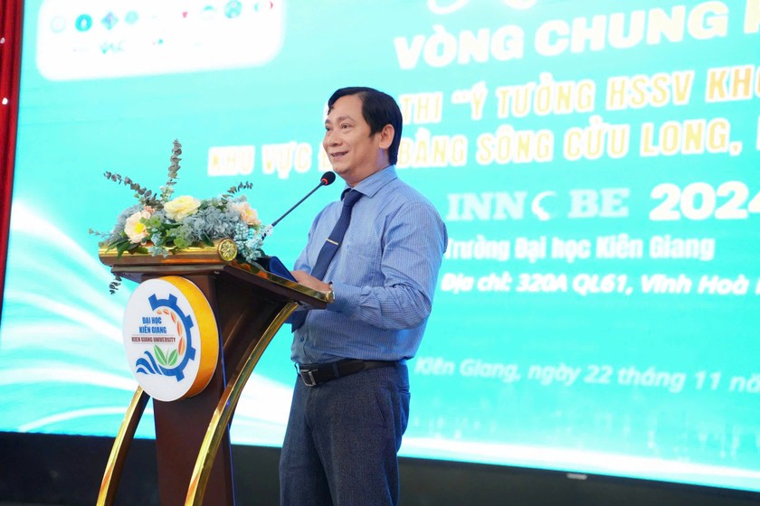 TS. Nguyễn Văn Thành – Phó Bí thư Đảng ủy, Phó Hiệu trưởng Phụ trách Trường Đại học Kiên Giang phát biểu tại cuộc thi