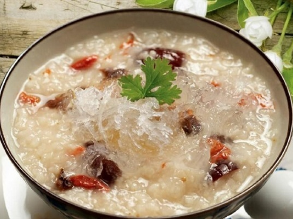 1. Cháo yến hạt sen