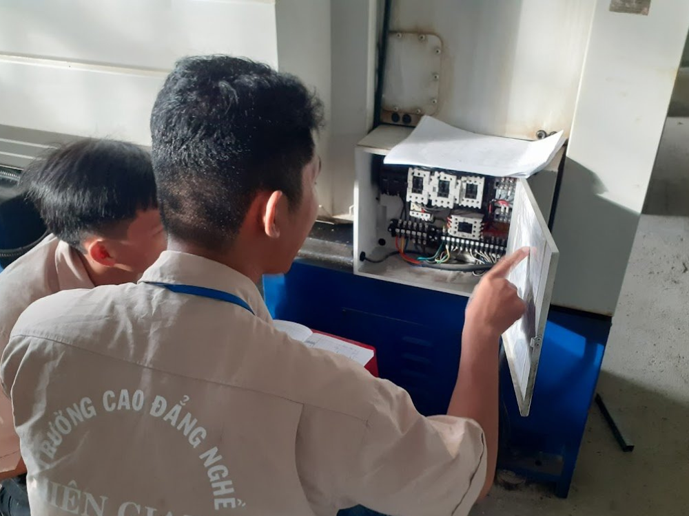 điện công nghiệp - Trường Cao Đẳng Nghề Kiên Giang