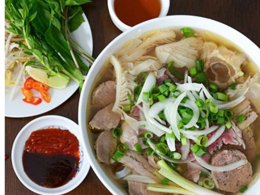 Phở ăn với sá sùng