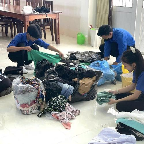 Khoa Điện - Điện Tử Máy Tính Thông Báo Thành Công Hoạt Động “Thu Gom Quần Áo Cũ - Trao Gởi Đến Yêu Thương [Đợt 3]”