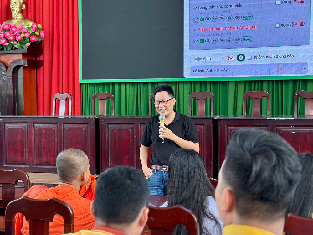 Chủ tịch Hiền Nhân Group chia sẻ chân thành đến với sinh viên trường