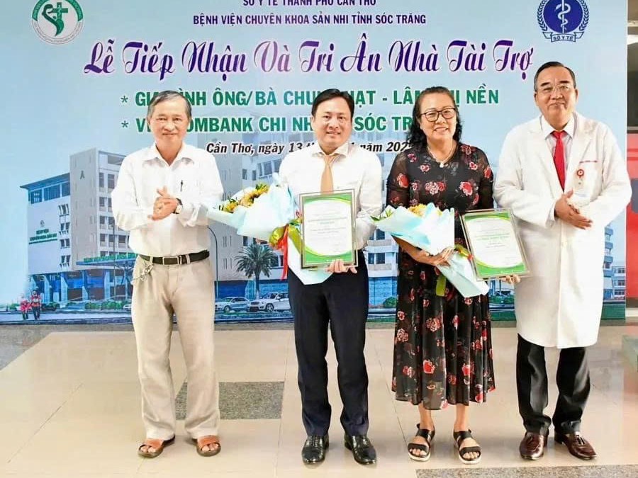 Tại buổi trao tặng