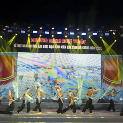 Khai Mạc Lễ Hội Nghinh Ông Lại Sơn Năm 2025