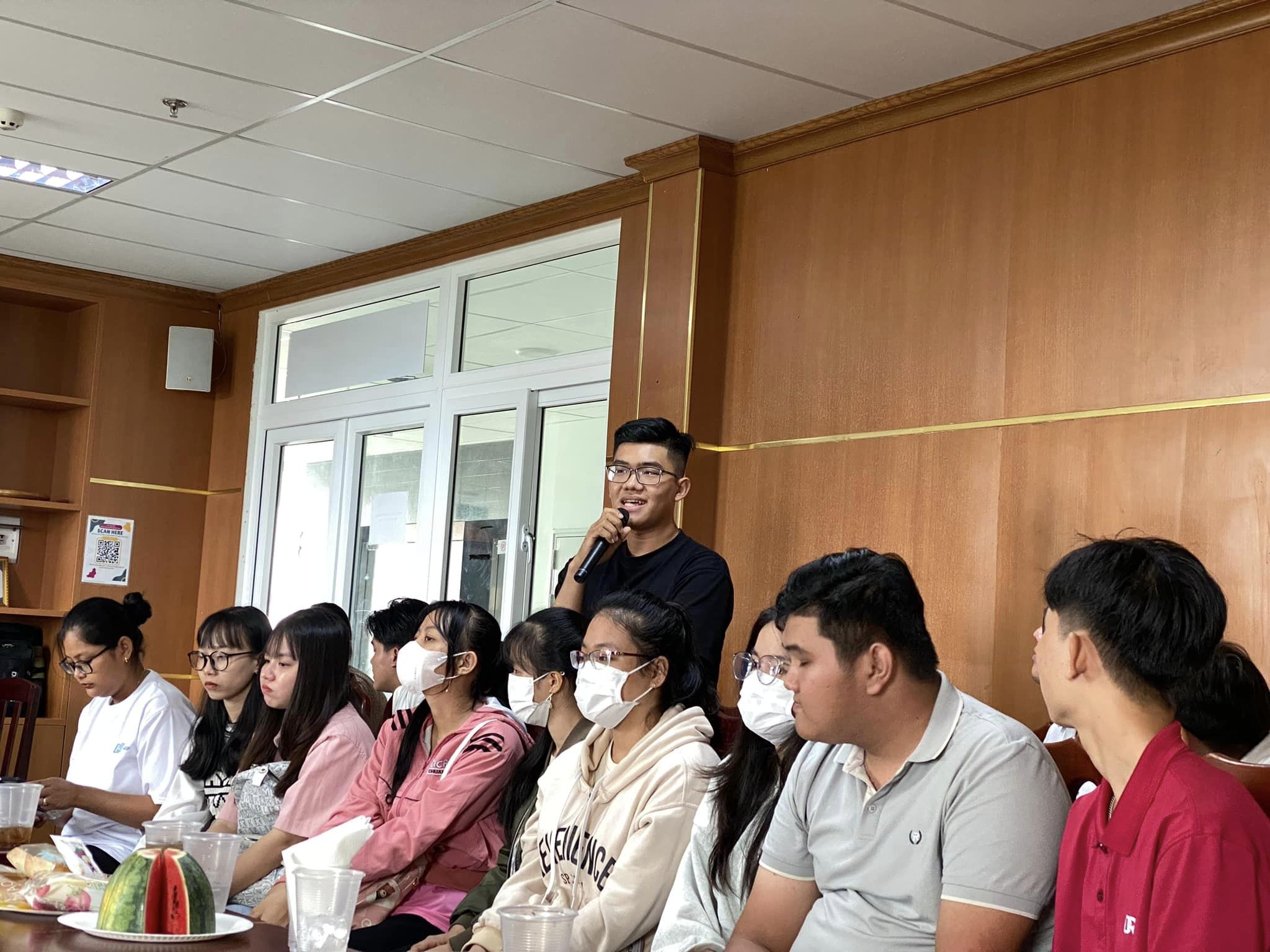 Lắng nghe và chia sẻ về các ý tưởng khởi nghiệp