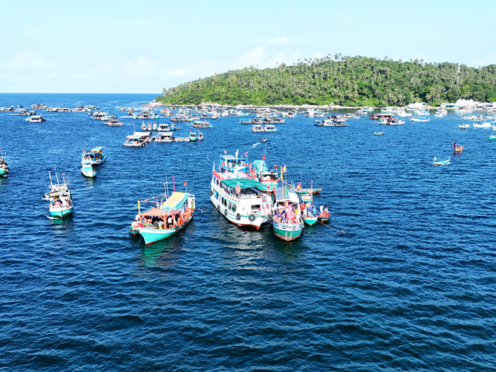 Niềm tin tinh thần tiếp thêm sức mạnh cho ngư dân