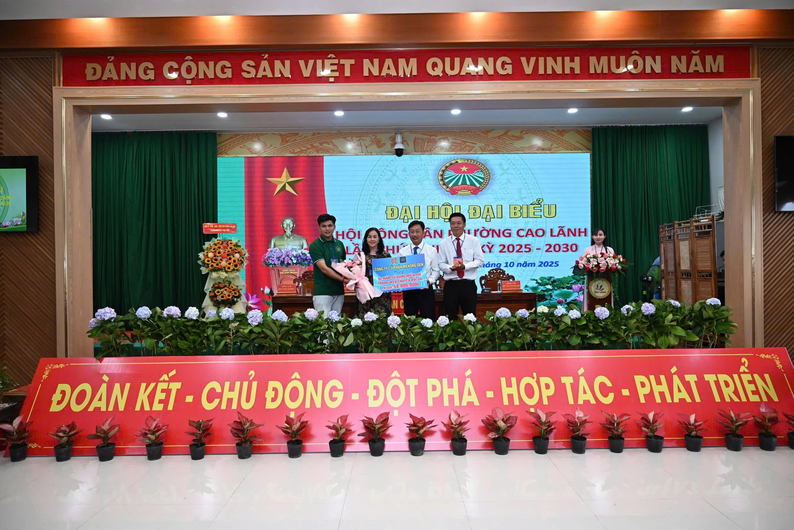 Chung tay cùng nông dân chuyển mình thời đại số