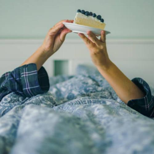 Ăn Đường Có Tác Hại Như Thế Nào Đến Giấc Ngủ Của Bạn
