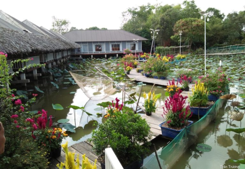 Địa chỉ nhà hàng Vườn Sinh Thái Hương Quê ở đâu?