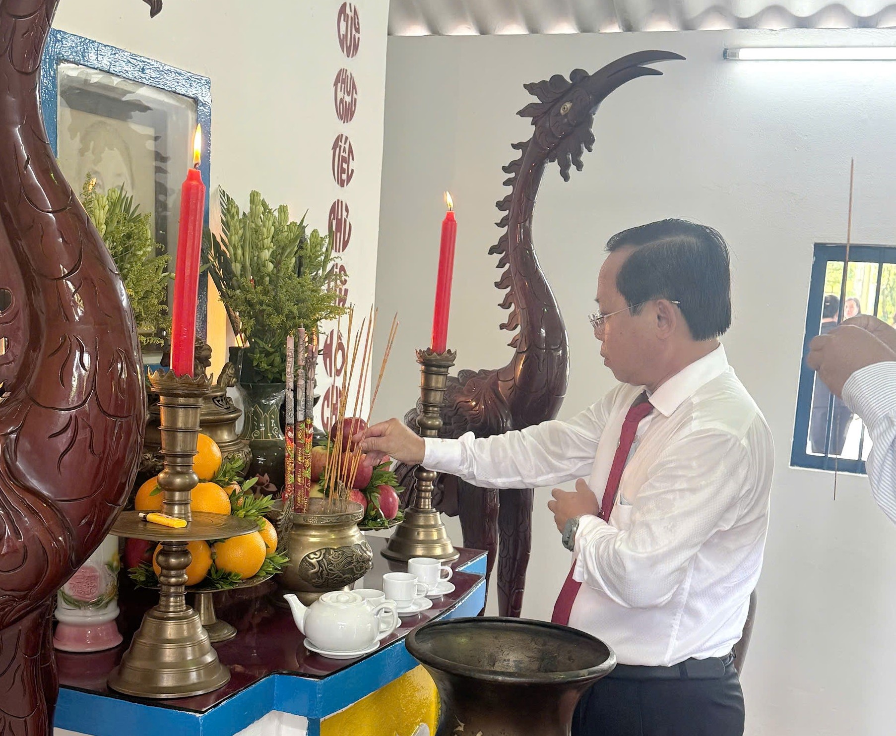 BHXH Cà Mau tri ân Bác Hồ và các anh hùng liệt sĩ – Gìn giữ truyền thống “uống nước nhớ nguồn”