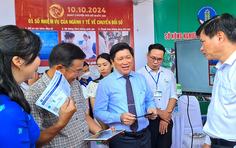 Lan tỏa hoạt động chuyển đổi số đến từng người dân Cà Mau