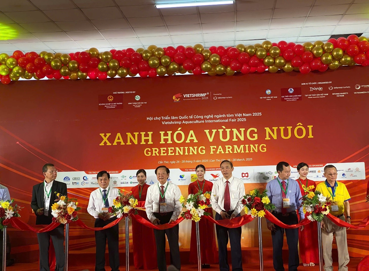 Đẩy mạnh phát triển thị trường