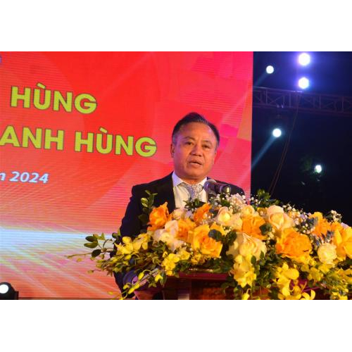 Khai mạc Triển lãm “Quân đội anh hùng của một Dân tộc anh hùng”