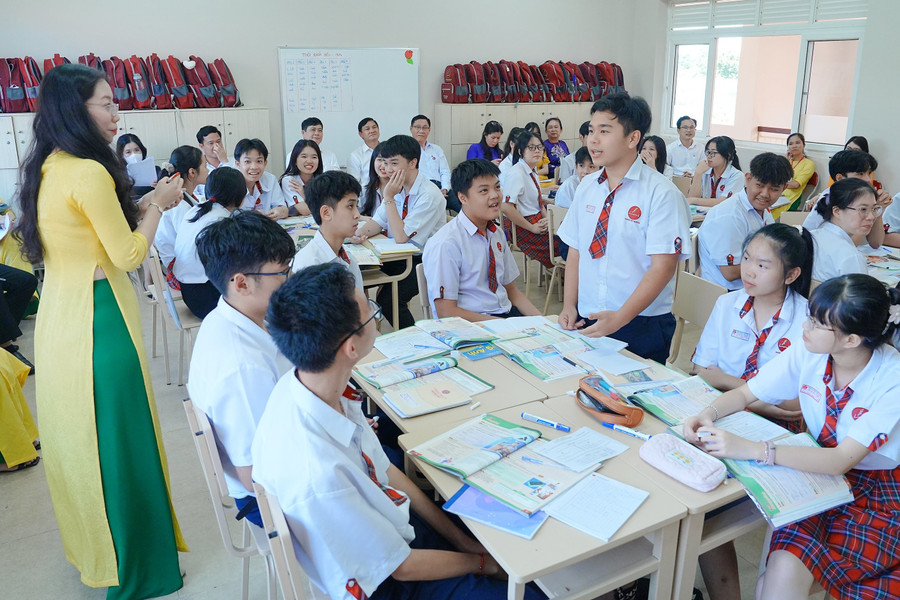 Kiện toàn bộ máy lãnh đạo