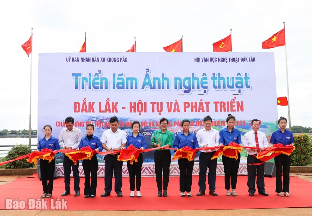 Khai mạc triển lãm ảnh nghệ thuật “Đắk Lắk - Hội tụ và phát triển”