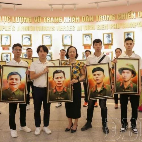 Ứng Dụng Công Nghệ Để Giáo Dục Lịch Sử Cách Mạng