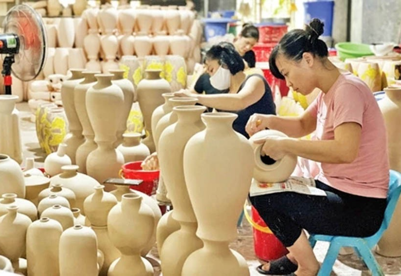 Làng nghề gốm sứ Bát Tràng ở đâu?