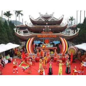 Lễ hội Chùa Hương: Điểm du lịch tâm linh không thể bỏ lỡ