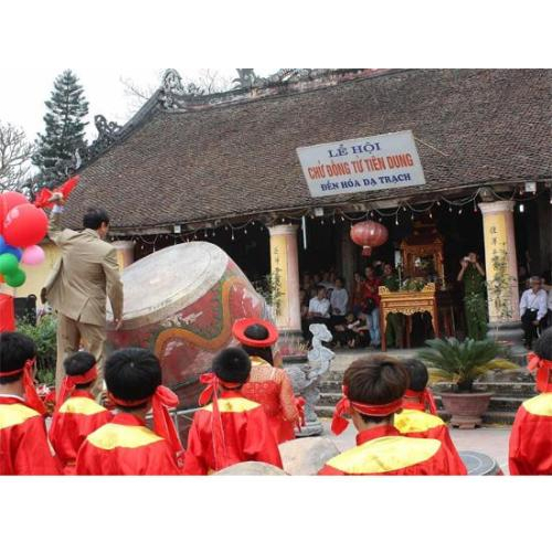 Lễ hội đền Chử Đồng Tử