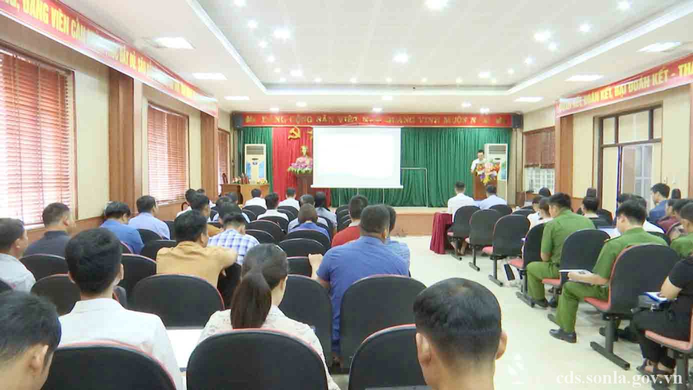Bồi dưỡng kỹ năng số cho cán bộ và Tổ công nghệ số cộng đồng tại Sơn La