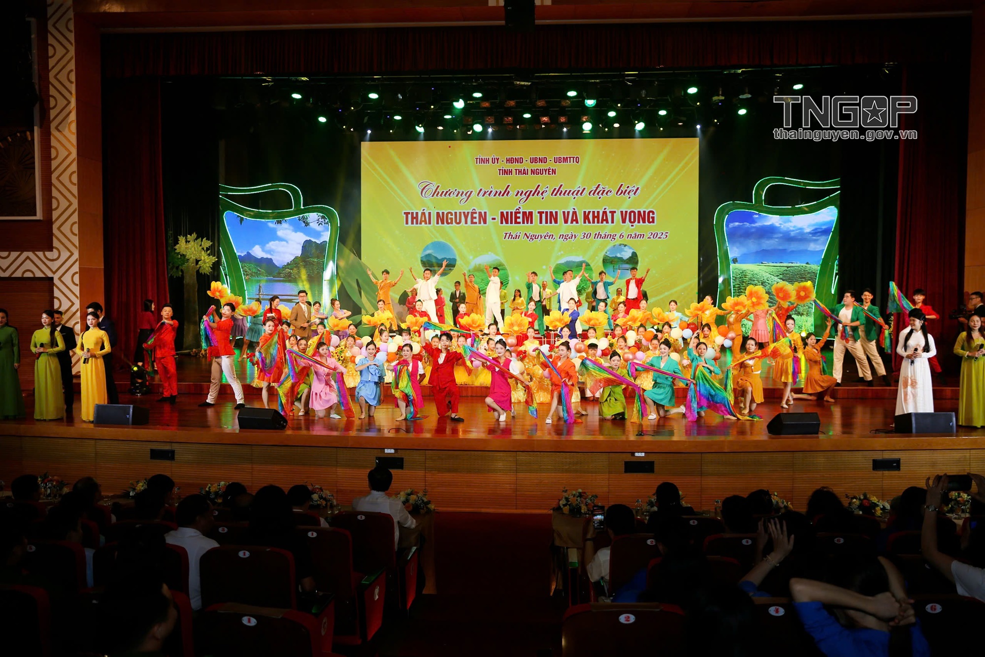 Chương trình nghệ thuật đặc biệt “Thái Nguyên - Niềm tin và khát vọng”