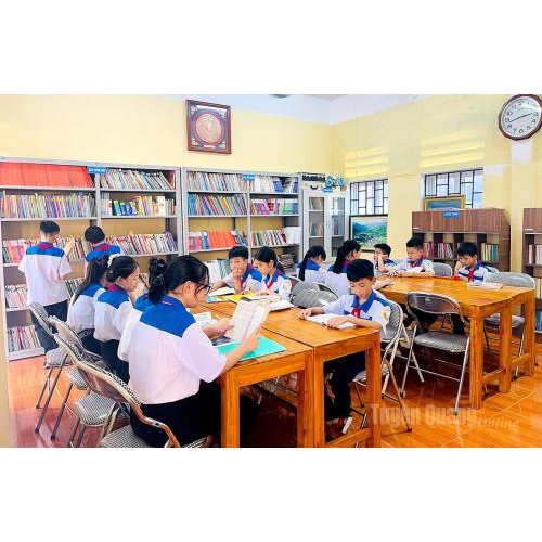 Đưa trường học về xã quản lý