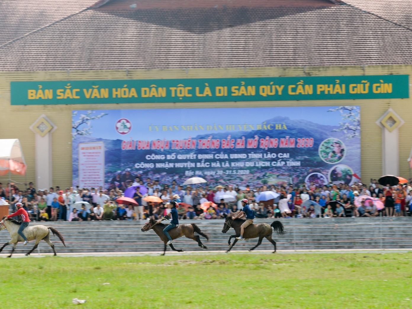 Lễ hội đua ngựa Bắc Hà