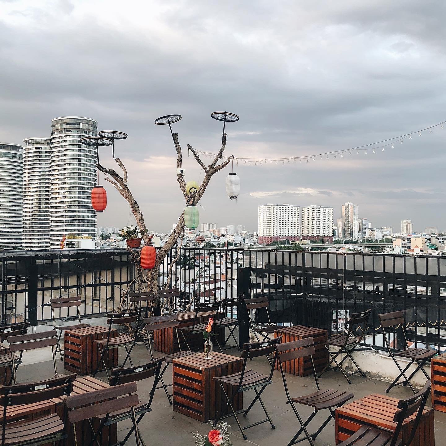 Check-in Hạ Long: Những quán cafe & bar view triệu đô và địa điểm sống ảo "cực chất"