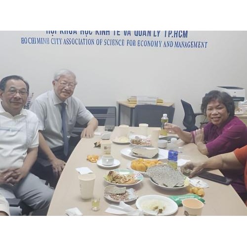 1. Gặp gỡ đầu xuân và tiếp đoàn chúc Tết – Duy trì truyền thống đoàn kết, hữu nghị