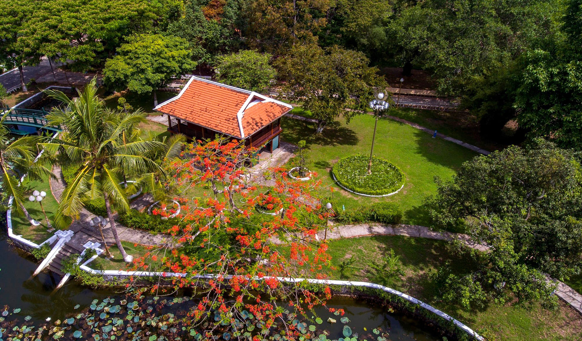 Kiến trúc và không gian