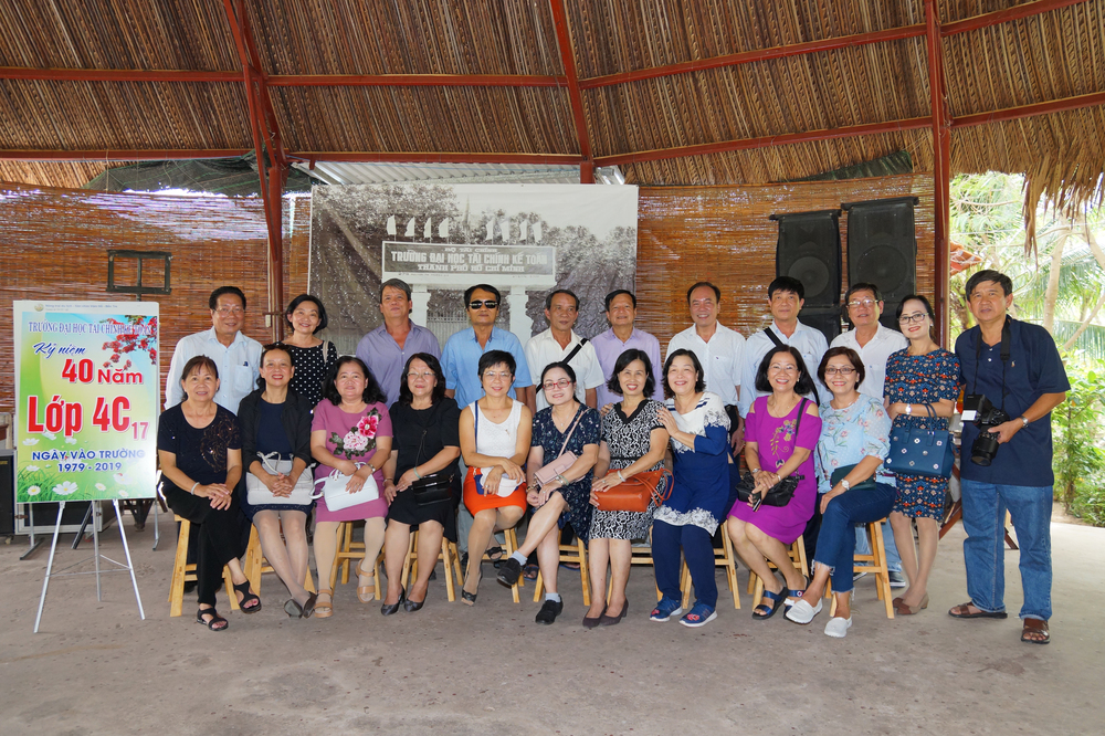 Tổ chức sự kiện