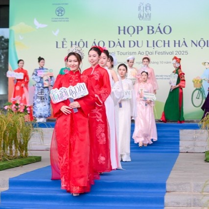 Lễ Hội Áo Dài Du Lịch Hà Nội 2025 Lan Tỏa Tình Yêu Di Sản