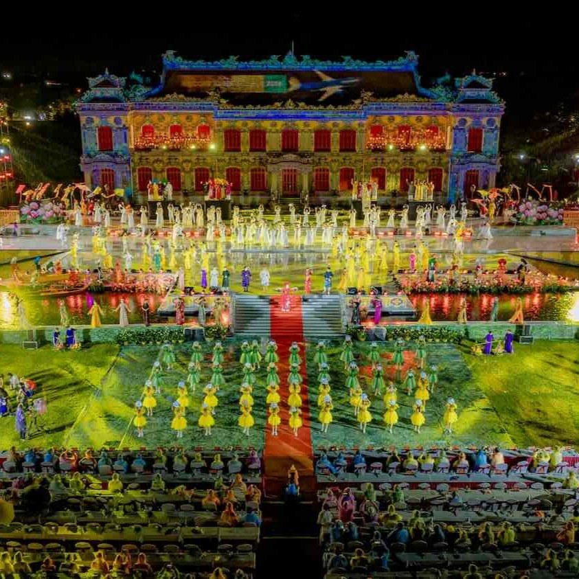 Năm Du Lịch Quốc gia Huế 2025 Khai Mạc Rực Rỡ Bên Sông Hương