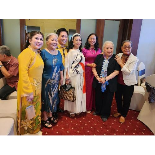 Thành phần tham dự