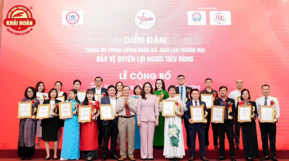 Khải Hoàn vinh dự đạt "Top 10 sao vàng thương hiệu Việt Nam 2023"