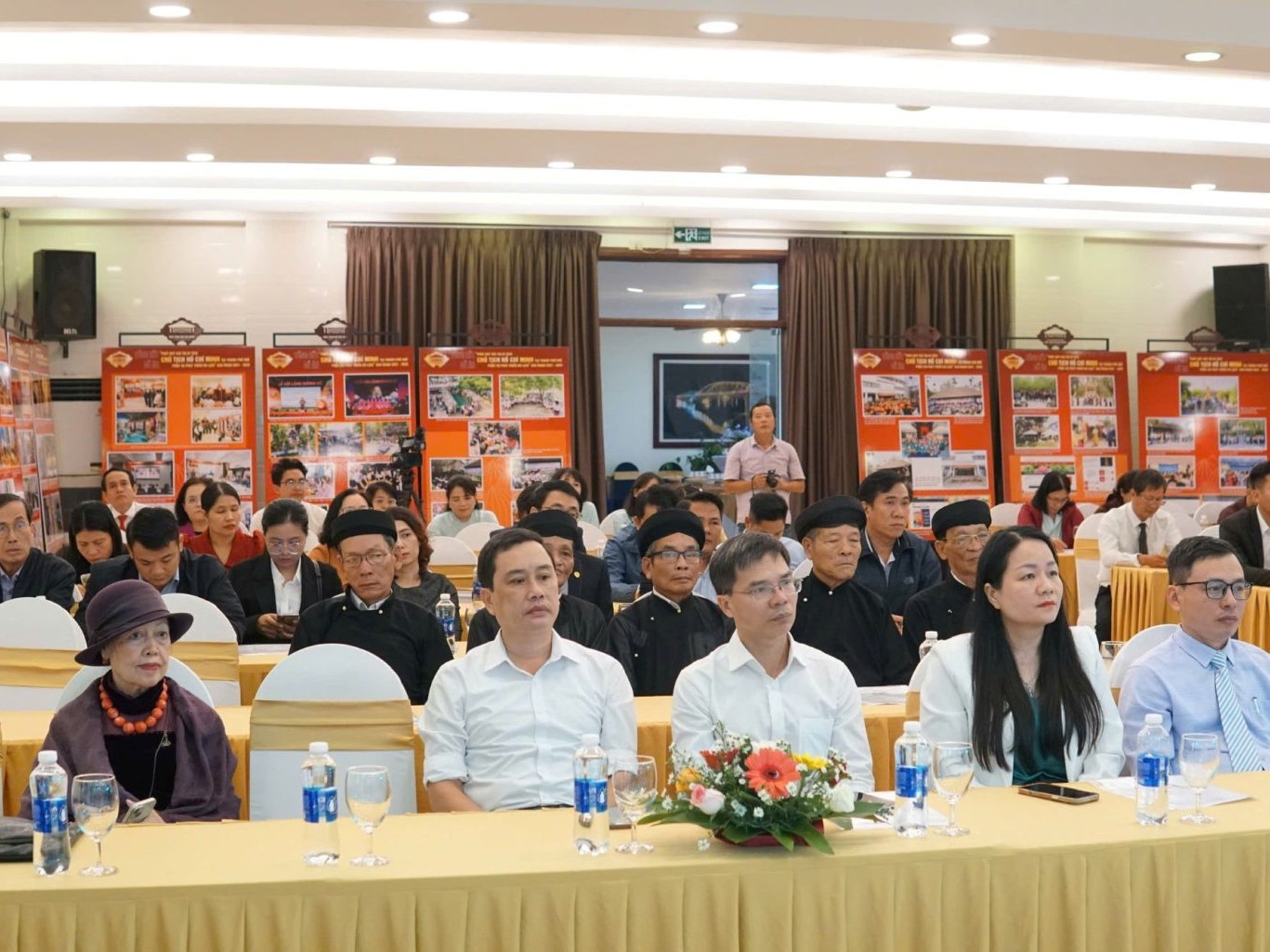 Bối cảnh hội nghị