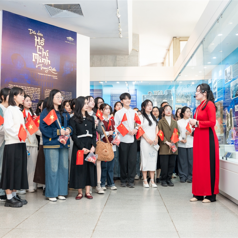 Triển Lãm “Dấu Chân Hồ Chí Minh Ở Trung Quốc” - Nhịp Cầu Kết Nối Văn Hóa