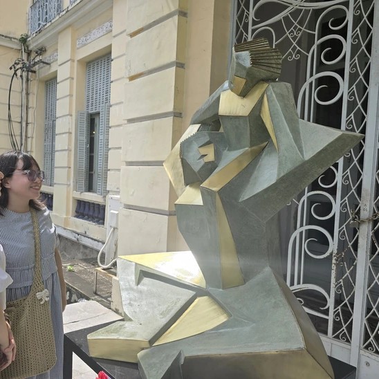 Nhà Điêu Khắc 91 Tuổi Tham Gia Triển Lãm Mỹ Thuật