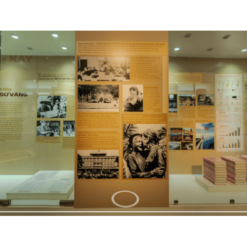 Triễn lãm “Người Đi Tìm Hình Của Nước”