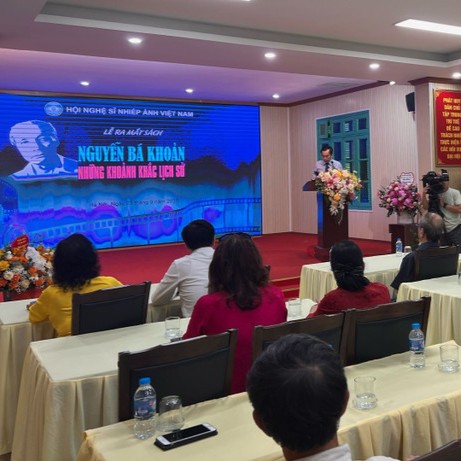 Ra Mắt Sách Ảnh Nguyễn Bá Khoản - Những Khoảnh Khắc Lịch Sử