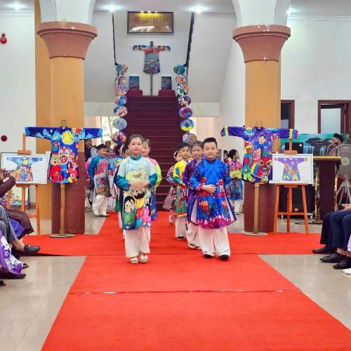 Khai Mạc Triển Lãm Sản Phẩm Hội Thi Thiếu Nhi Vẽ Tranh Theo Sách Chủ đề Áo Dài Và Tuổi Thơ